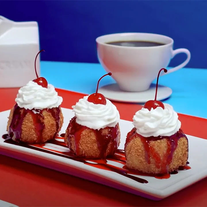 helado frito con reddi wip